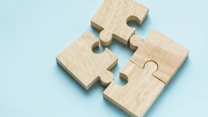 Puzzelstukjes die in elkaar passen omdat ze standaard maten hebben.
